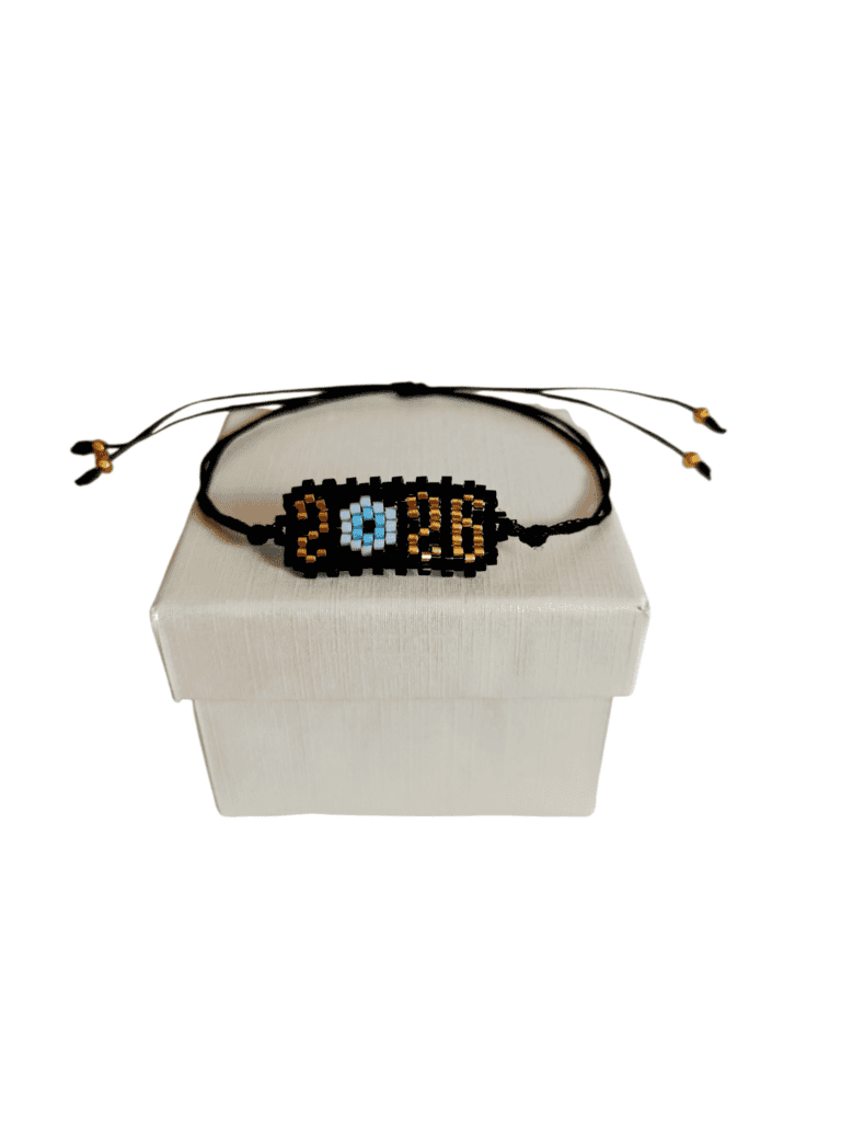 Χειροποίητο βραχιόλι γούρι 2026 macrame με χάντρες Miyuki