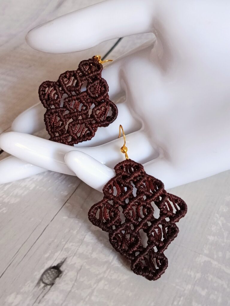 Χειροποίητα σκουλαρίκια καφέ macrame