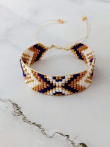 Χειροποίητο βραχιόλι με χάντρες Miyuki και macrame