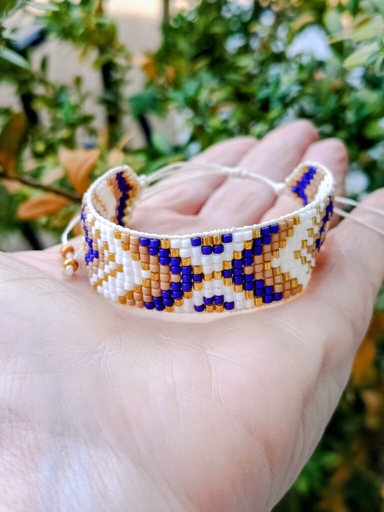 Χειροποίητο βραχιόλι με χάντρες Miyuki και macrame