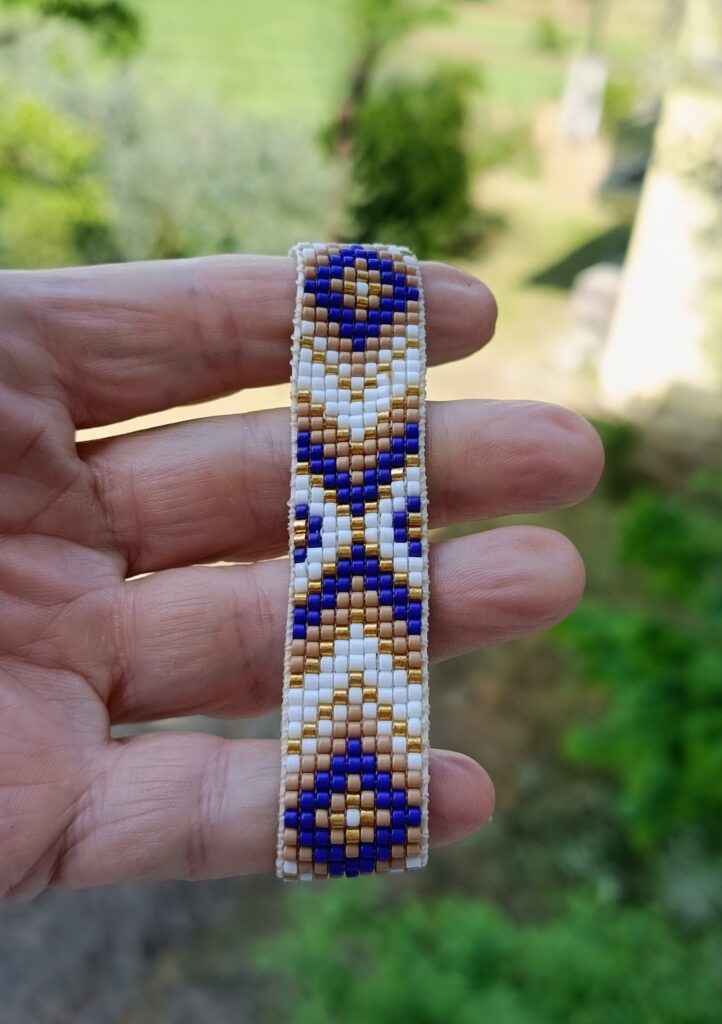 Χειροποίητο βραχιόλι με χάντρες Miyuki και macrame