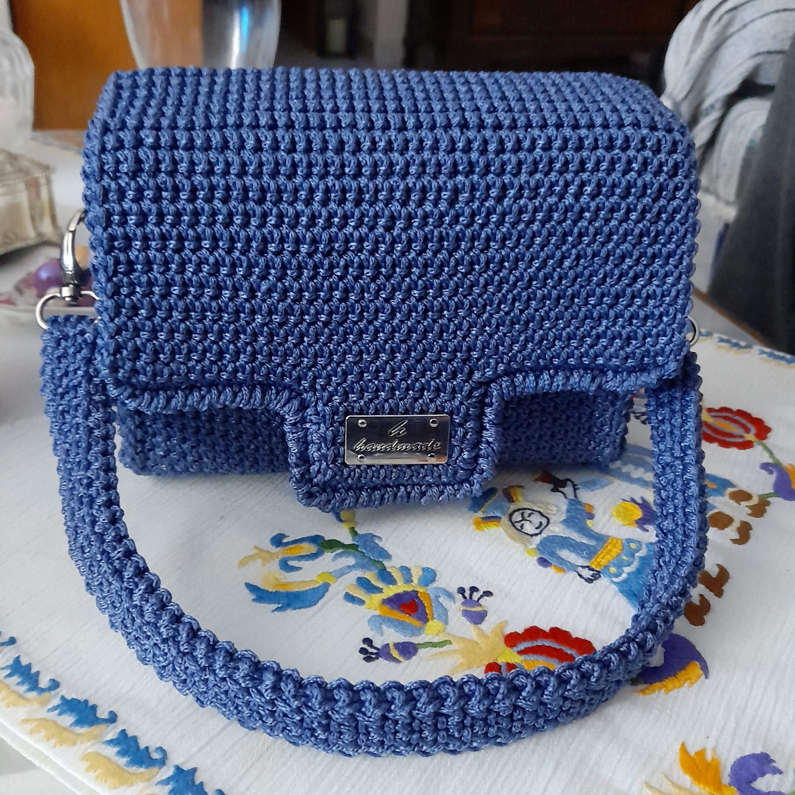 Blue πλεκτή τσάντα ώμου τύπου clutch