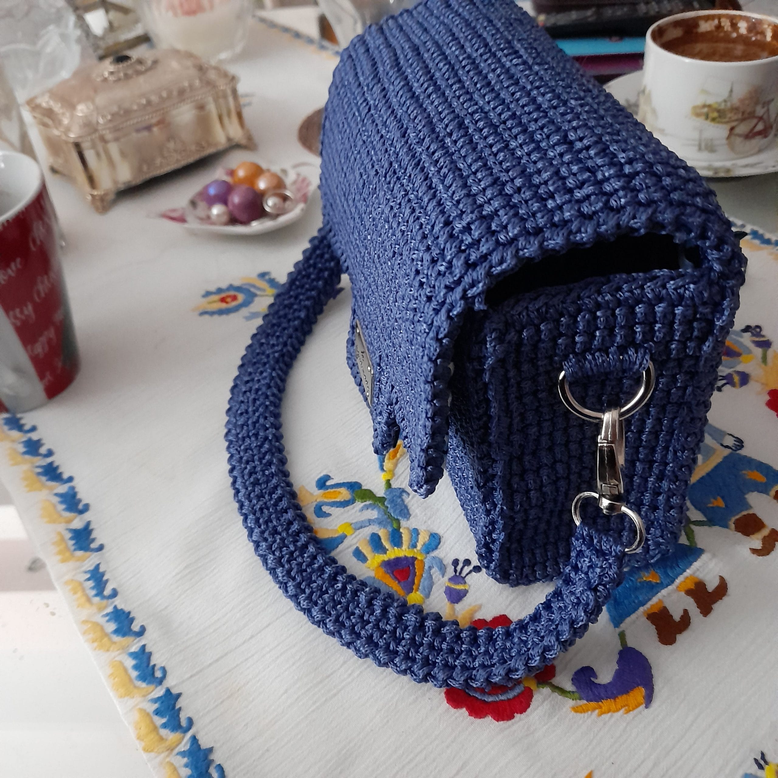 Blue πλεκτή τσάντα ώμου τύπου clutch