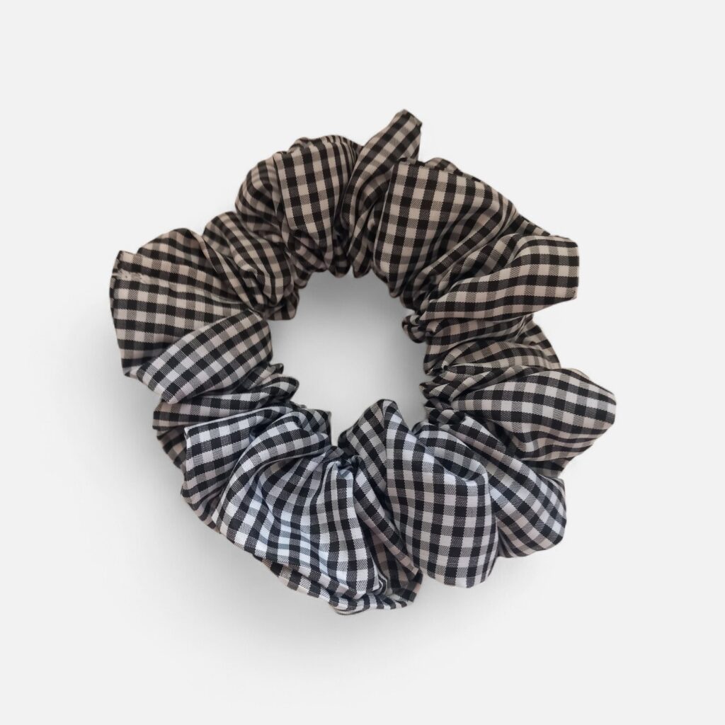 Scrunchie ασπρόμαυρο καρό ποπλίνα
