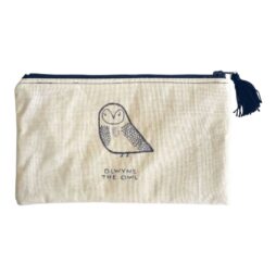 Olwyne the Owl – Βαμβακερό Χειροποίητο Νεσεσέρ (Hand‑Drawn)