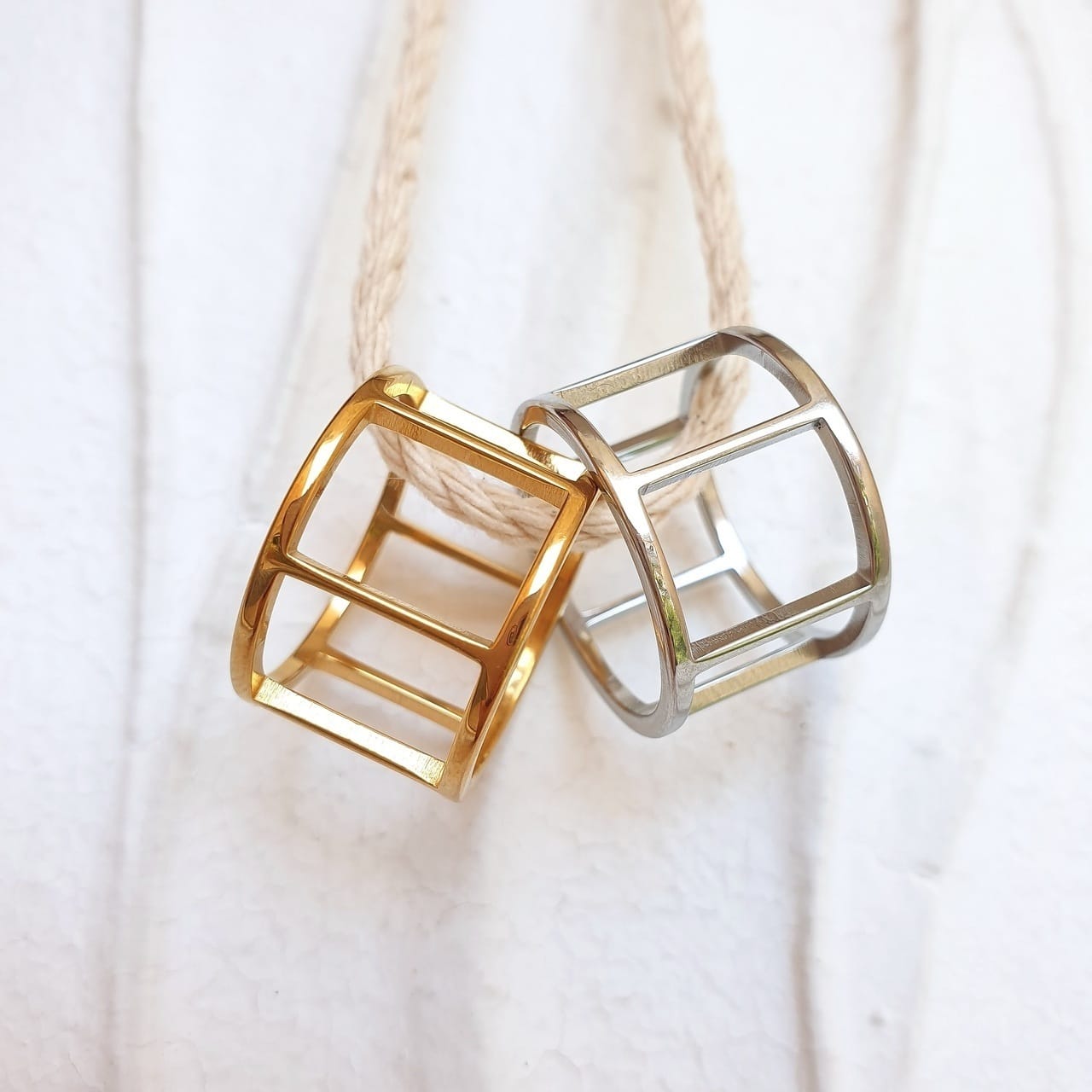 Δαχτυλίδι cage από ανοξείδωτο ατσάλι επιχρυσωμένο χρυσό