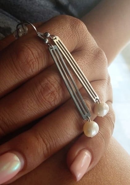 Σκουλαρίκια κρεμμαστά ατσάλι με μαργαριτάρια