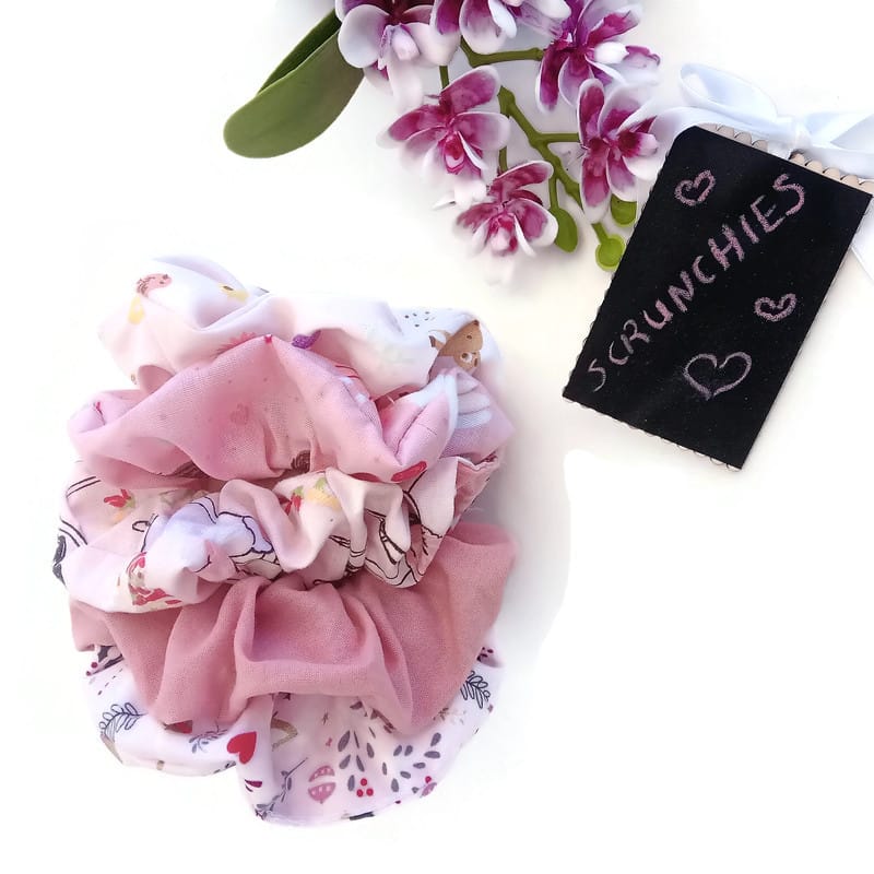 School days scrunchies