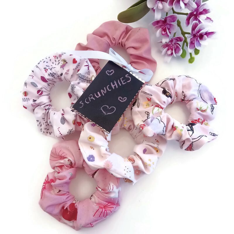 School days scrunchies