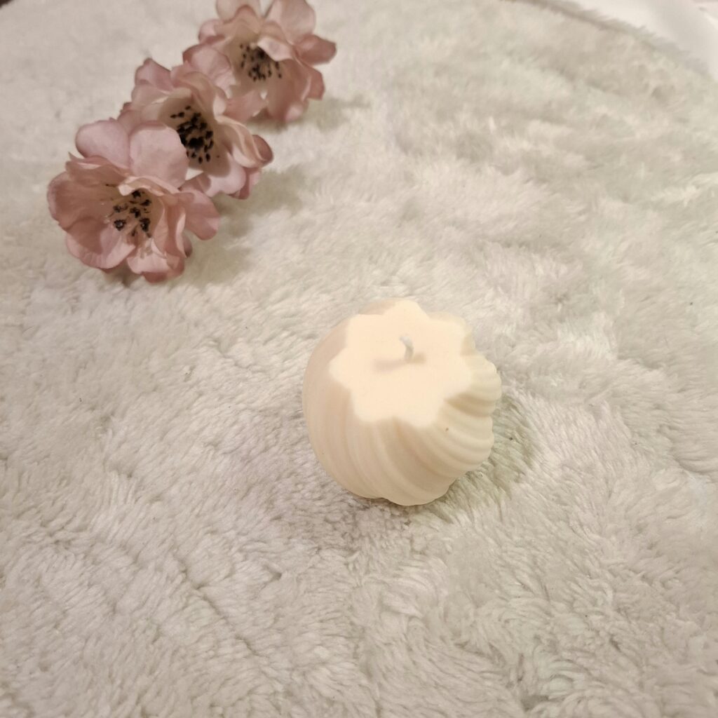 "Swirl Candle"