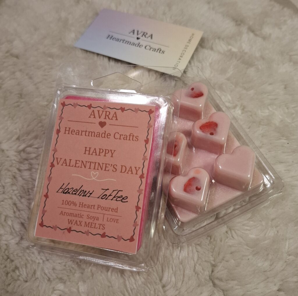 "Wax melts Happy Valentine's Day"