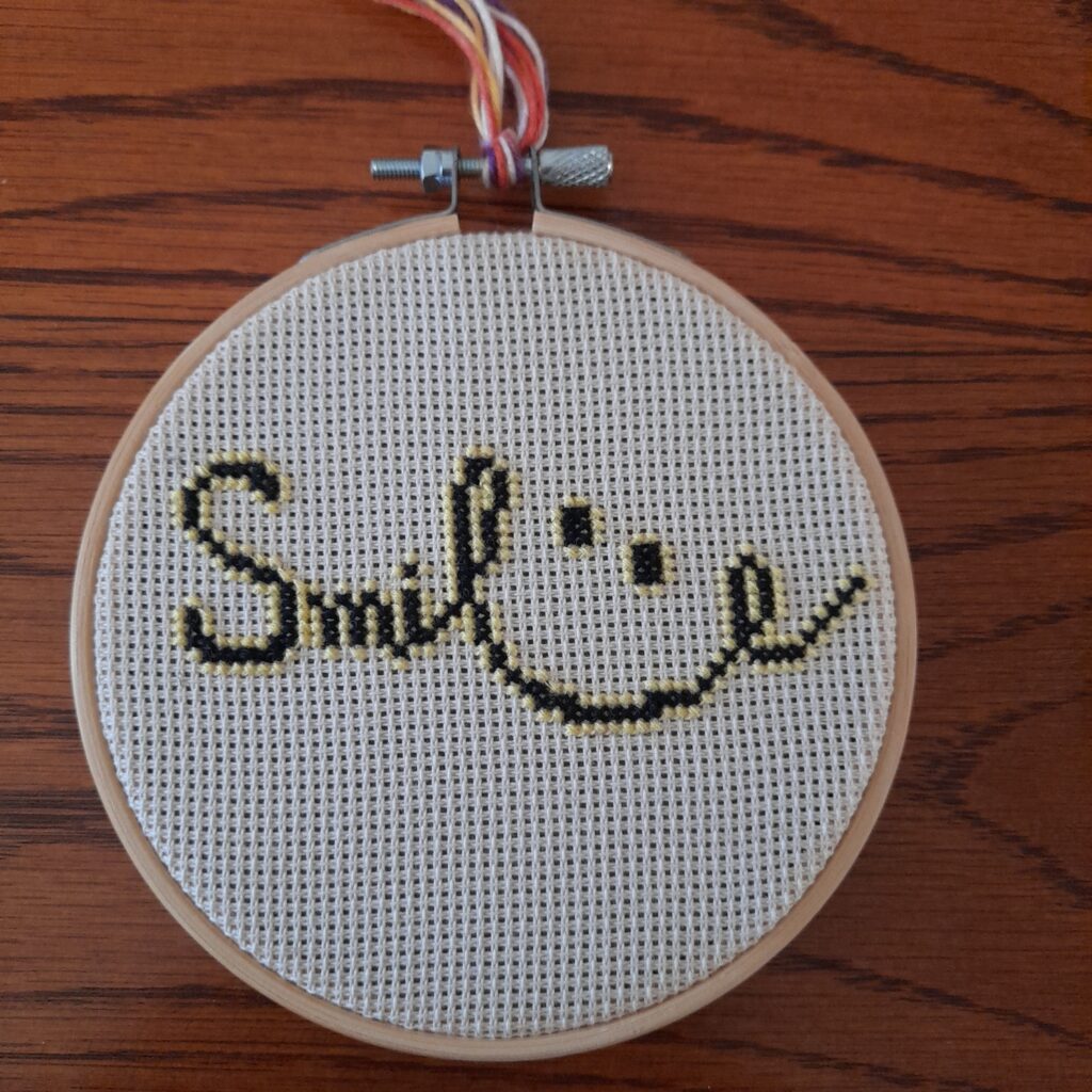 Κέντημα σταυροβελονιά "Smile"