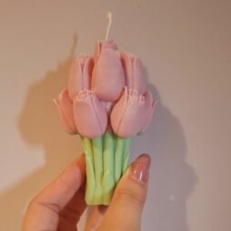 Tulip bouquet candle