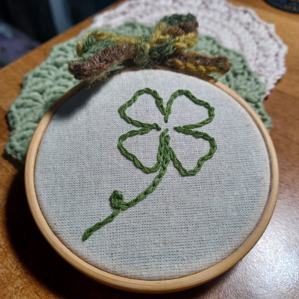Κέντημα σε τελάρο "Four Leaf Clover"