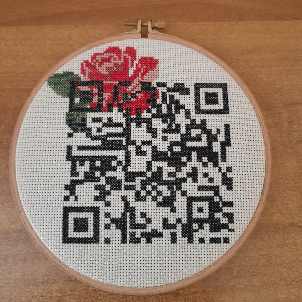 Κέντημα σταυροβελονιά "Sweet Child O'Mine QR Code"