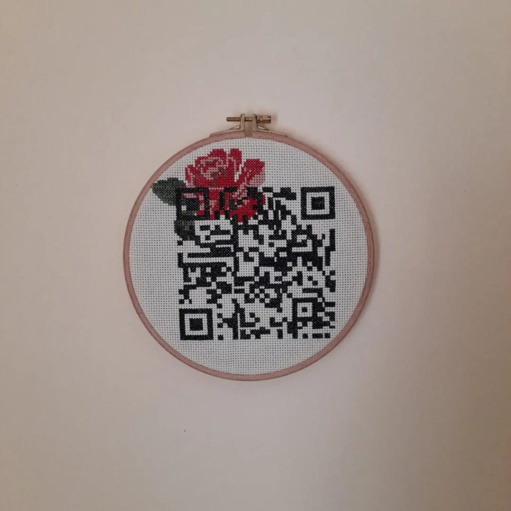 Κέντημα σταυροβελονιά "Sweet Child O'Mine QR Code"