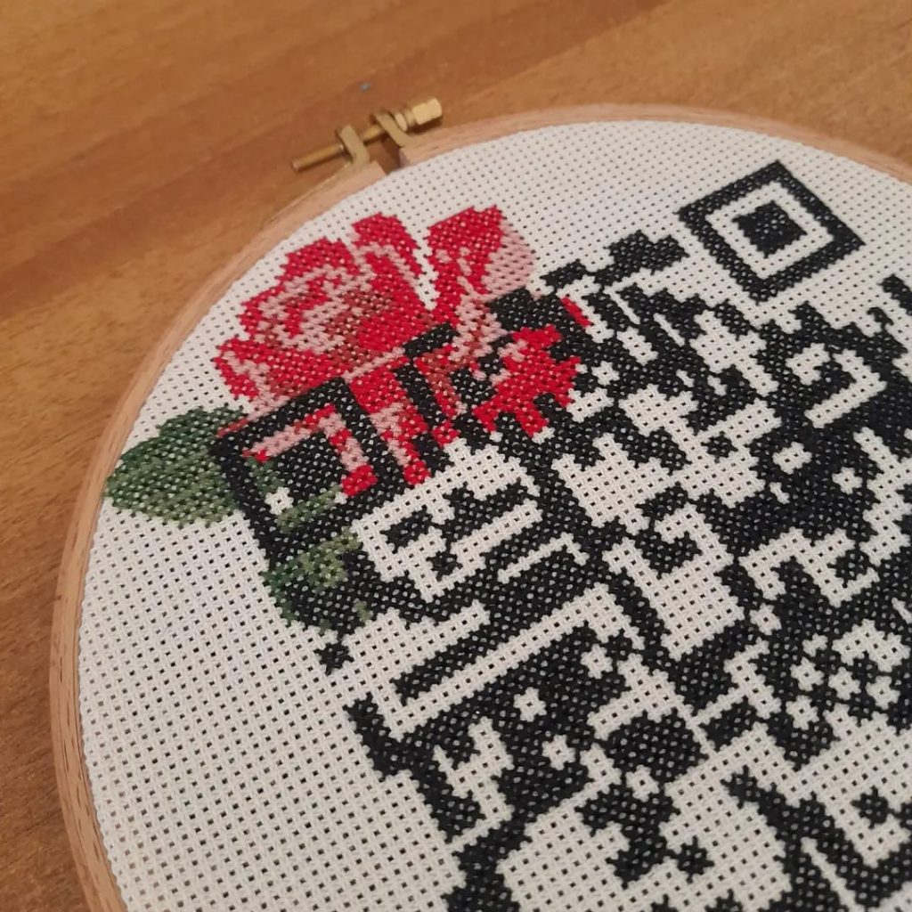 Κέντημα σταυροβελονιά "Sweet Child O'Mine QR Code"