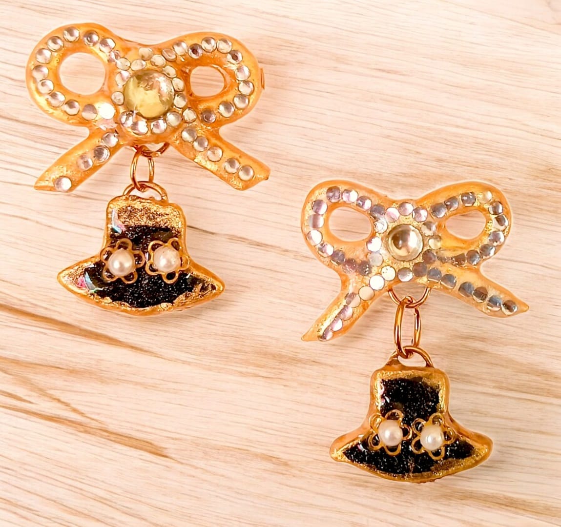 Χειροποίητα Σκουλαρίκια -earring hat- από πολυμερή πηλό, υγρό γυαλί, ζιργκόν και πέρλες