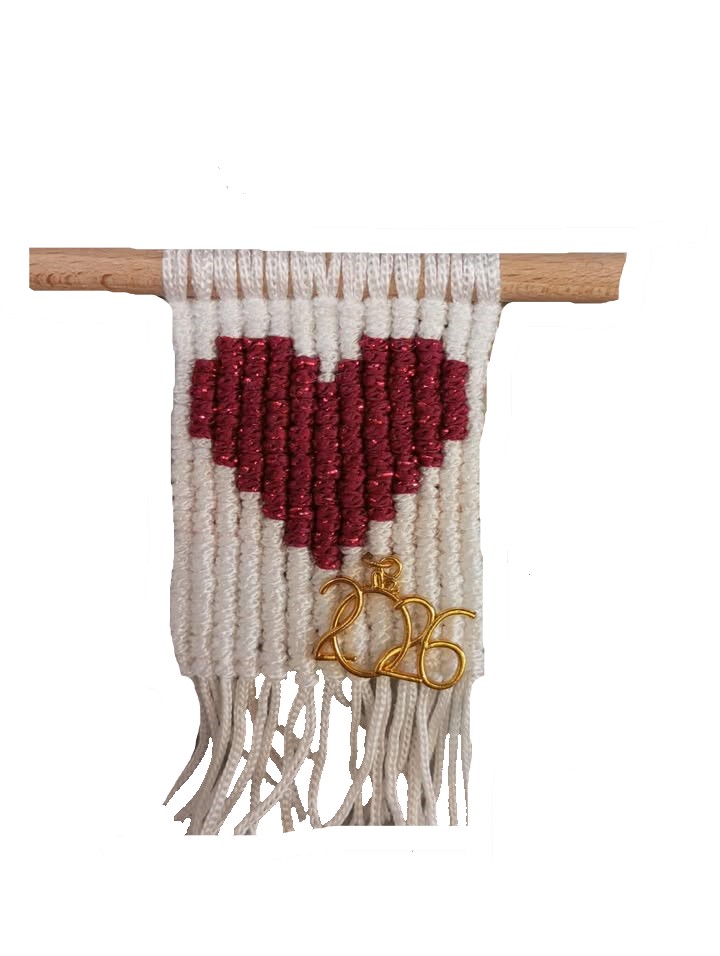 Γούρι 2026 μαγνητάκι καρδιά με την τεχνική macrame (κομποδεκτική )
