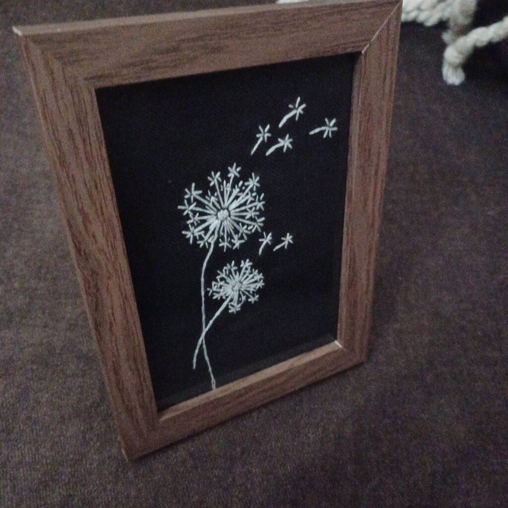 Κέντημα σε κάδρο "Dandelion"