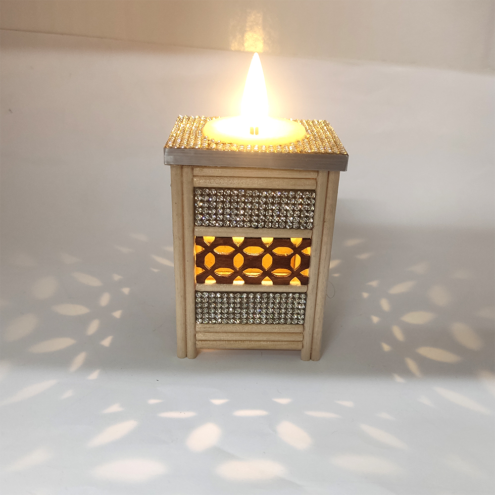 Ξύλινη βάση με στρας και κερί led. ΣΧ2