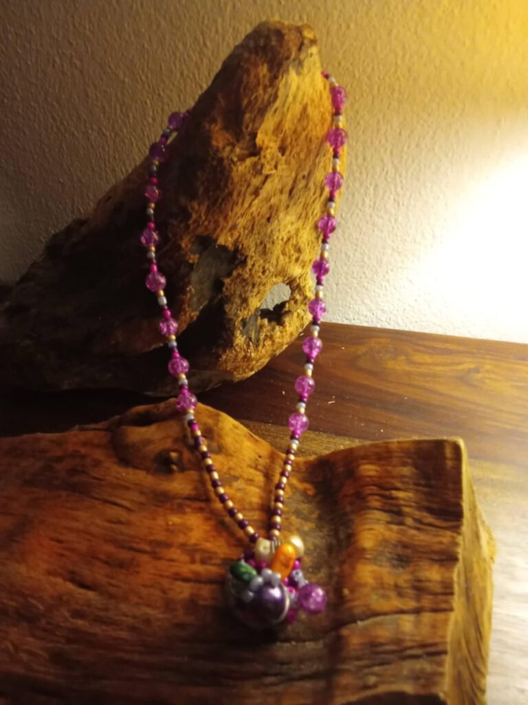 χειροποίητα μενταγιόν με χάντρες