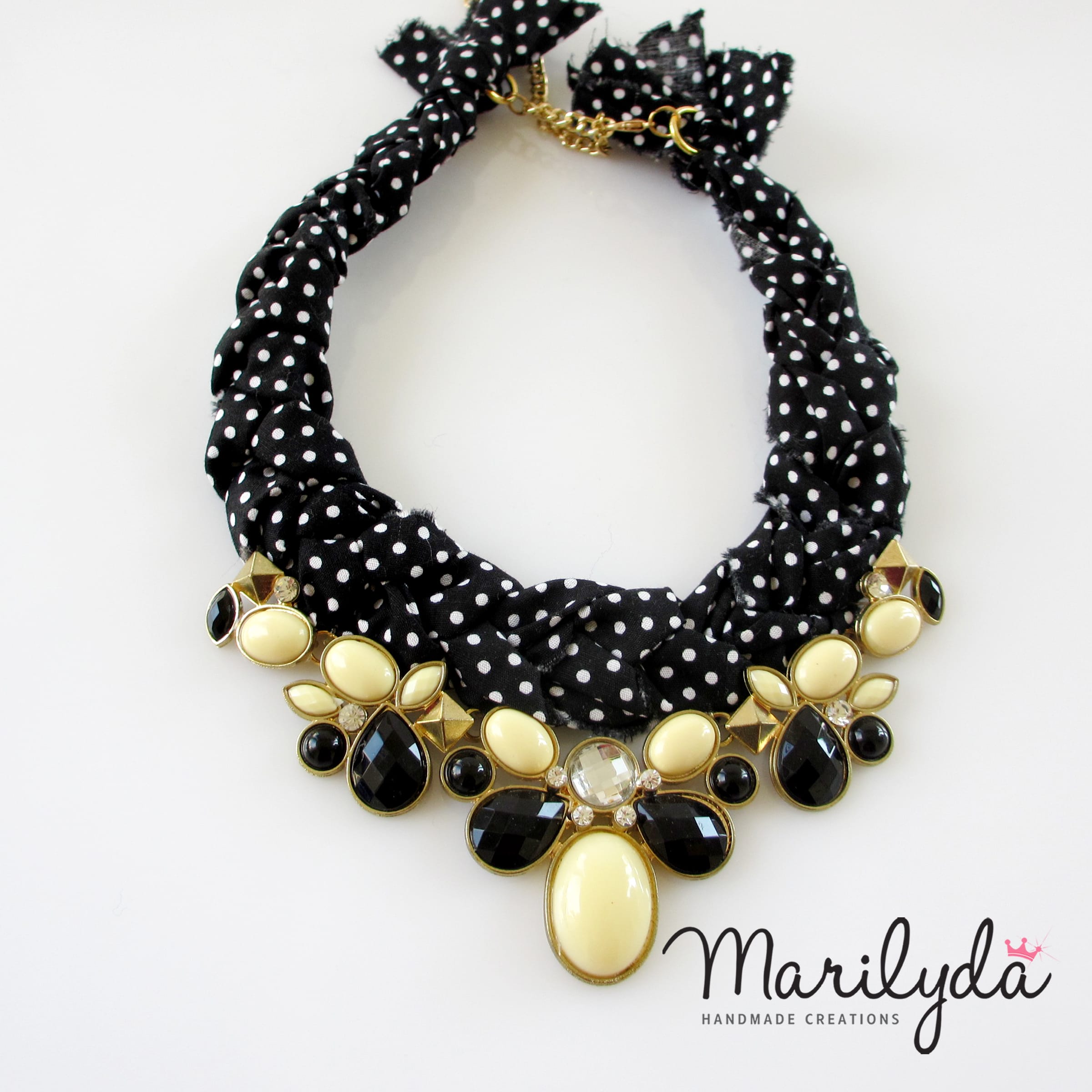 Χειροποίητο κολιέ statement black and white polka dots