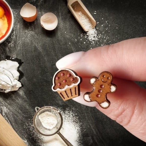 Χειροποίητα καρφωτά σκουλαρίκια Cupcake Gingerbread