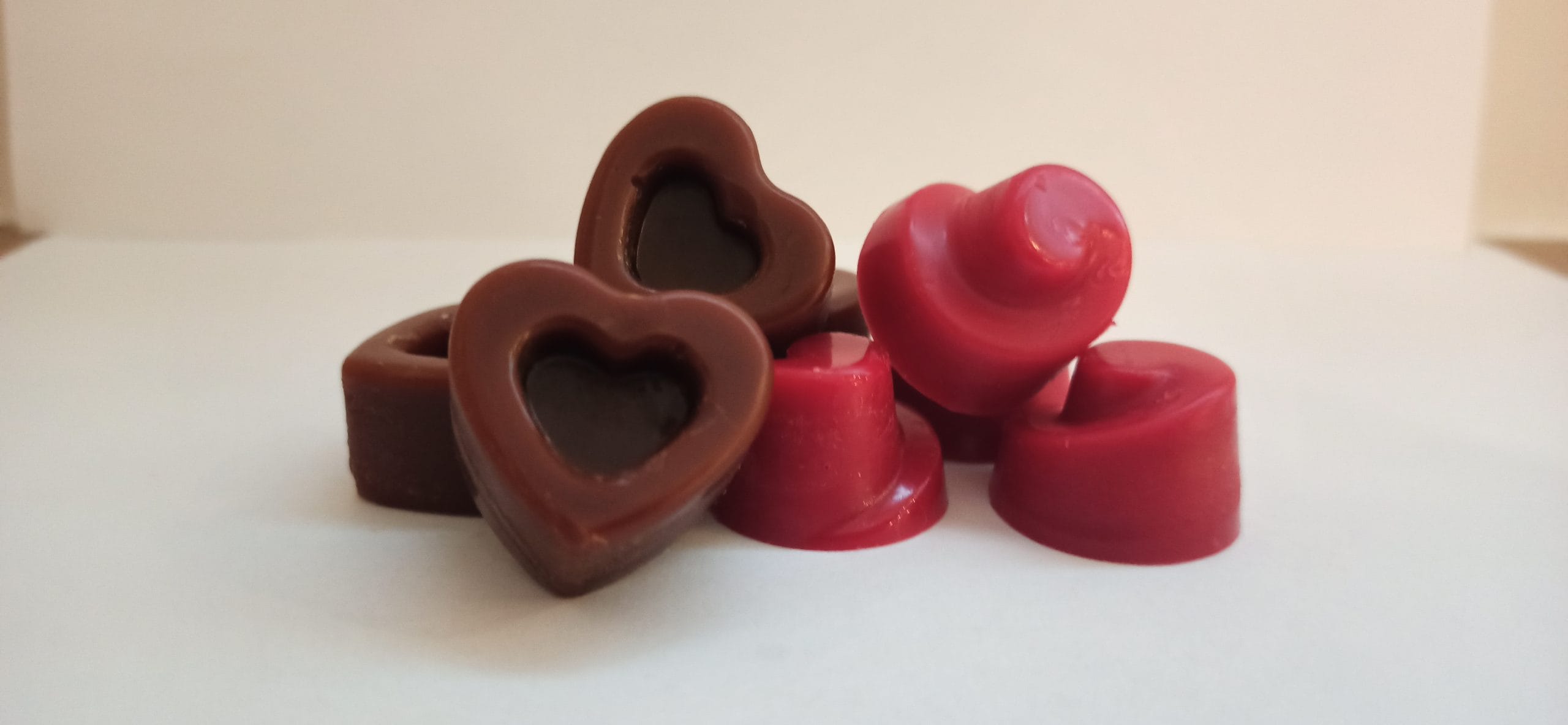 Wax melts σε ποικιλία σχεδίων με άρωμα και χρώμα της επιλογής σας (12τμχ)