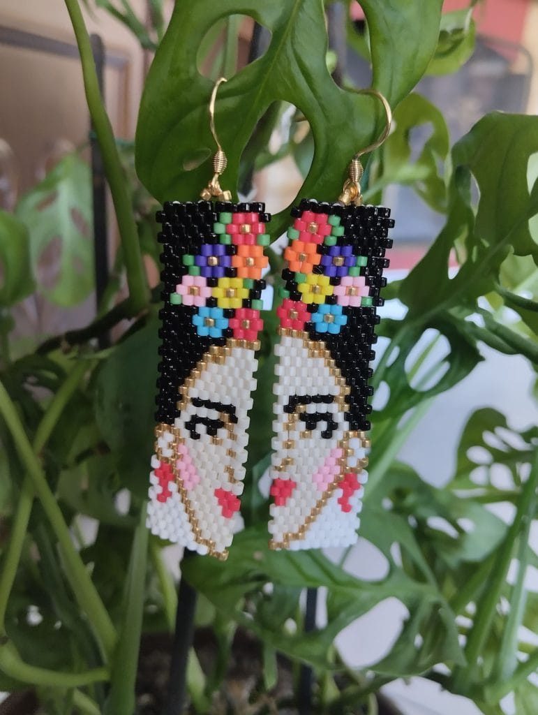 Ατσάλινα σκουλαρίκια κρεμαστά Frida Kahlo, miyuki.