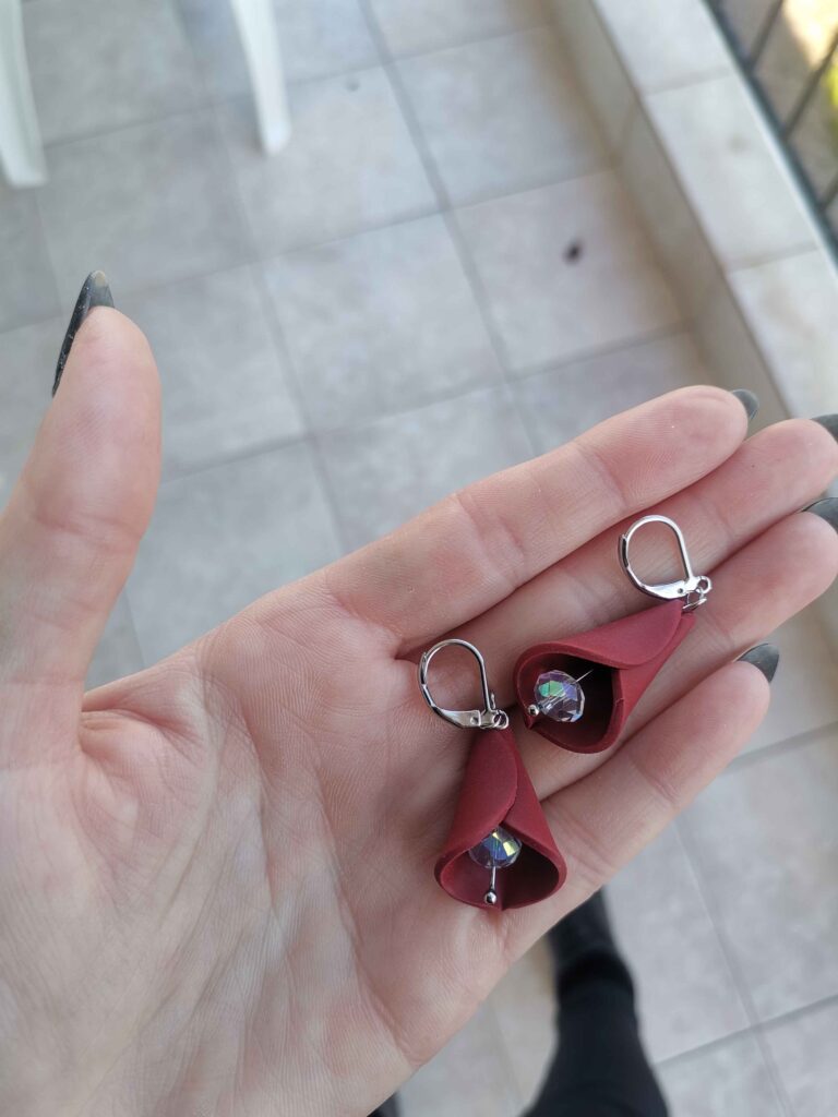Handmade σκουλαρίκια "Lily bell" Μπορντό