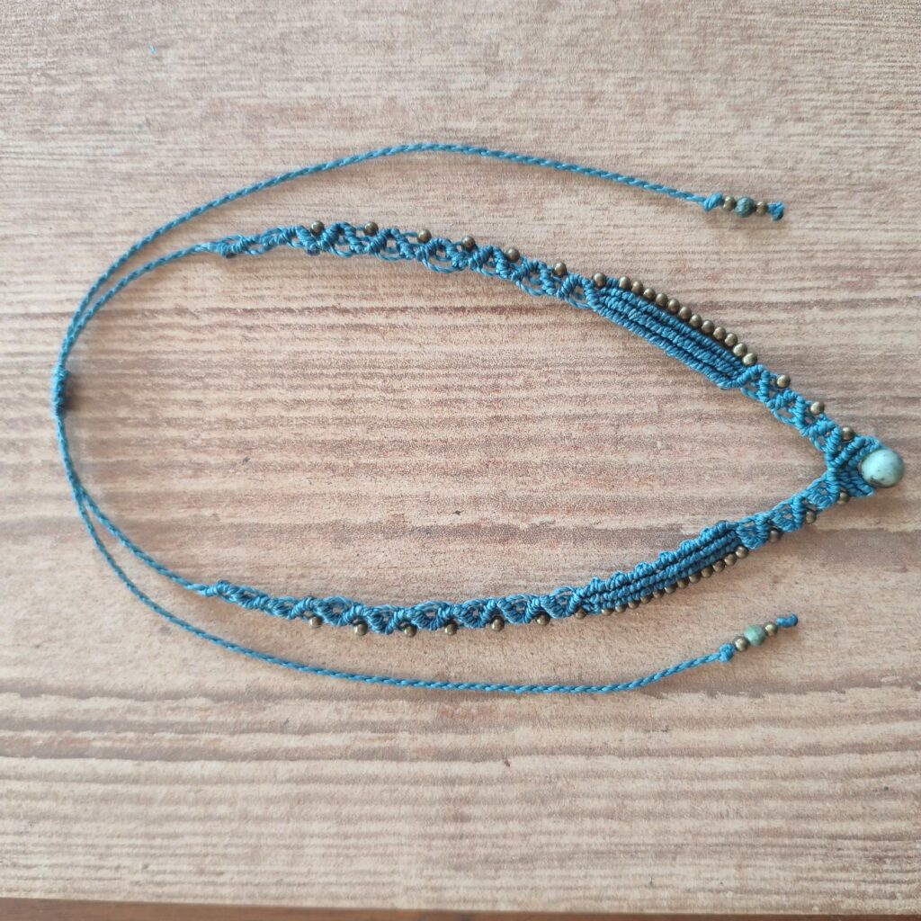 Κολιέ boho μακραμέ με χάντρες