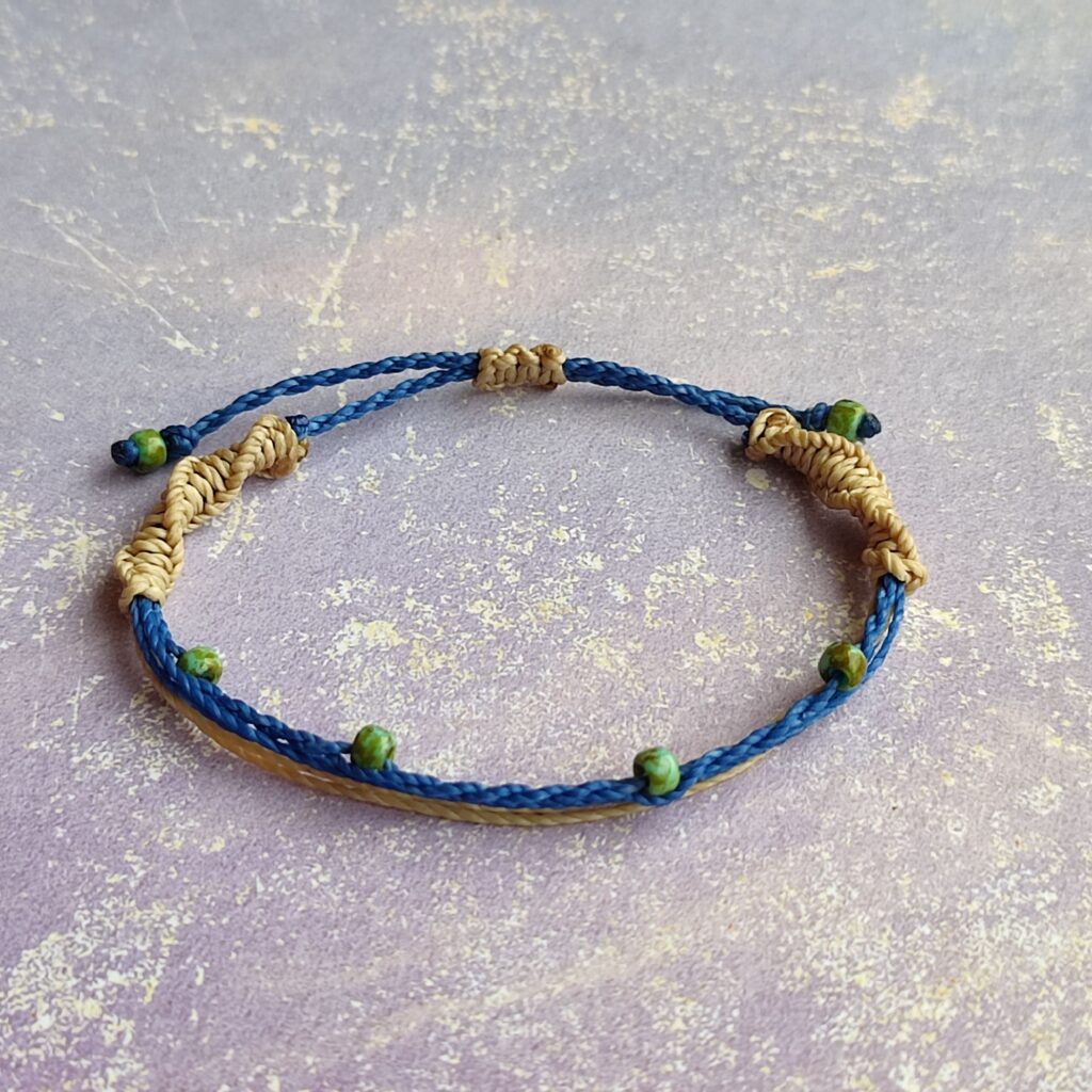 Βραχιόλι boho μακραμέ με χάντρες