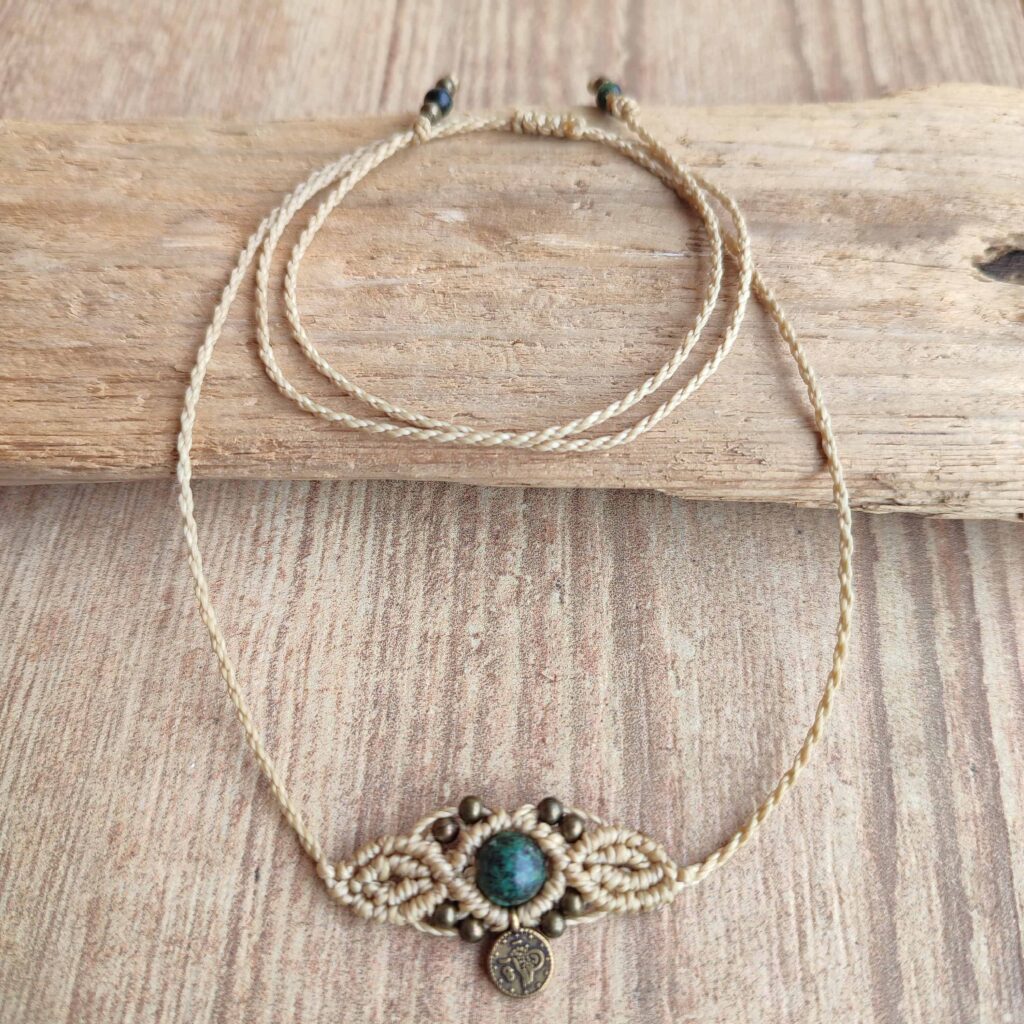 Κολιέ τσόκερ boho μακραμέ με χάντρες