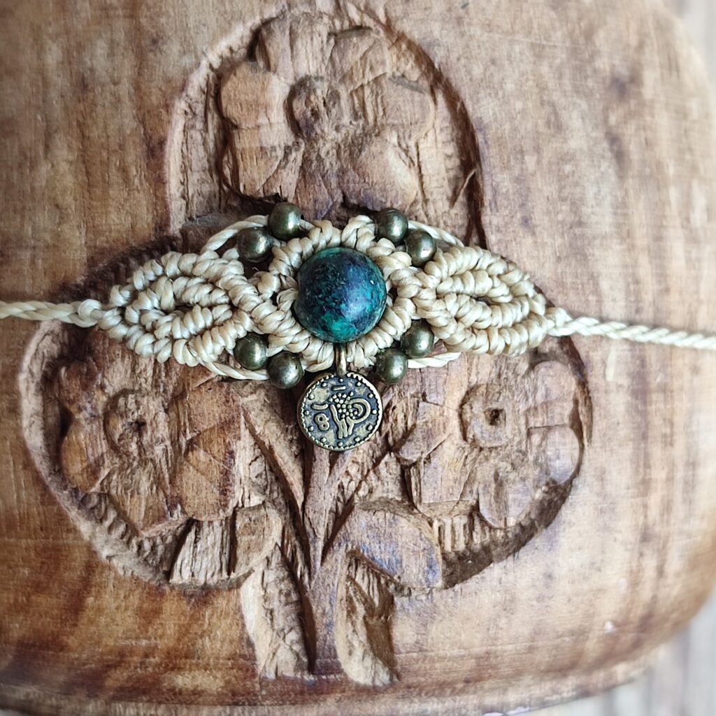 Κολιέ τσόκερ boho μακραμέ με χάντρες