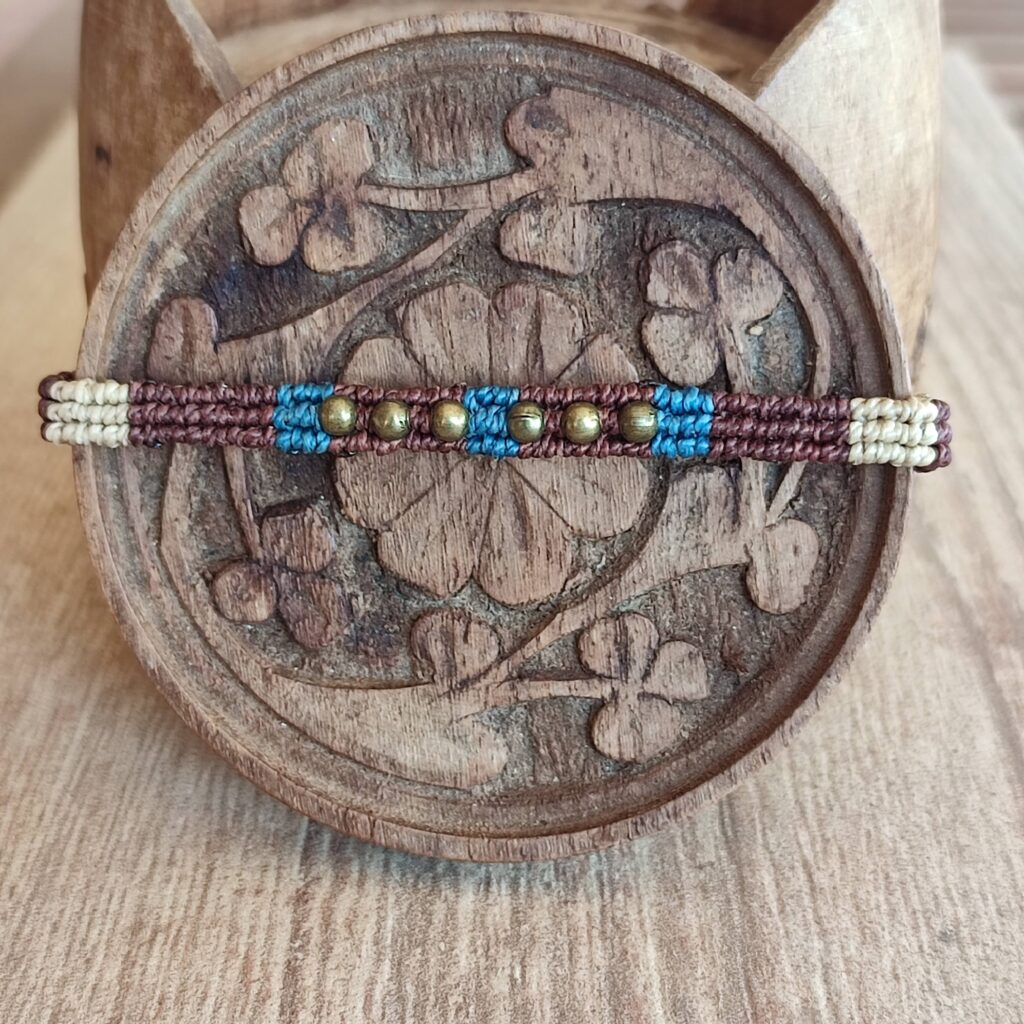 βραχιόλι boho μακραμέ με χάντρες