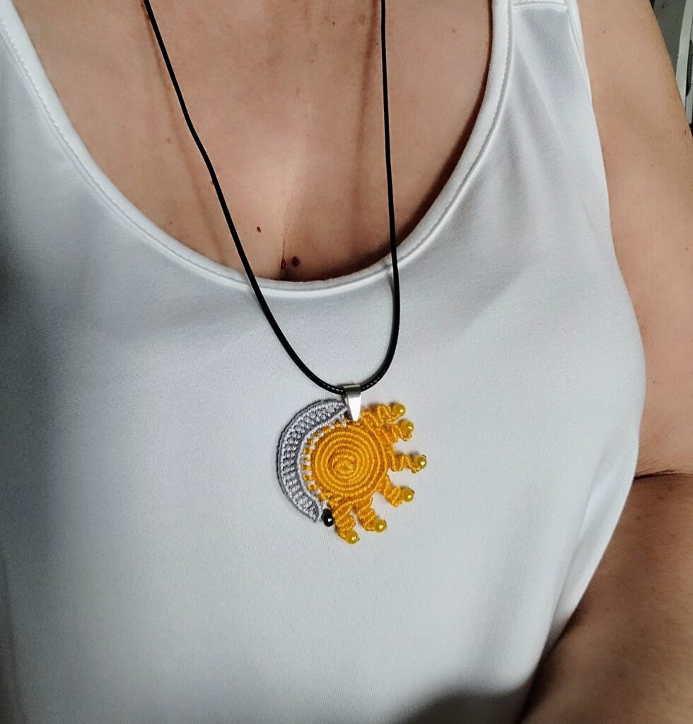 Boho Κολιέ ήλιος, φεγγάρι, macrame