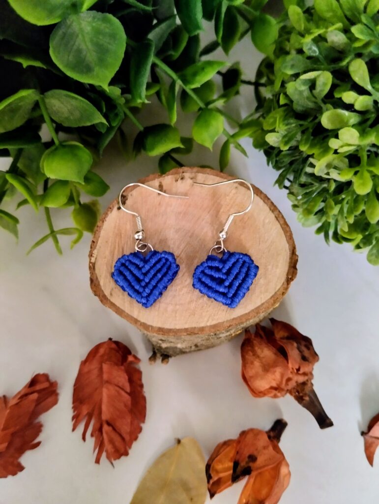 Χειροποίητα σκουλαρίκια μπλέ boho micro macrame
