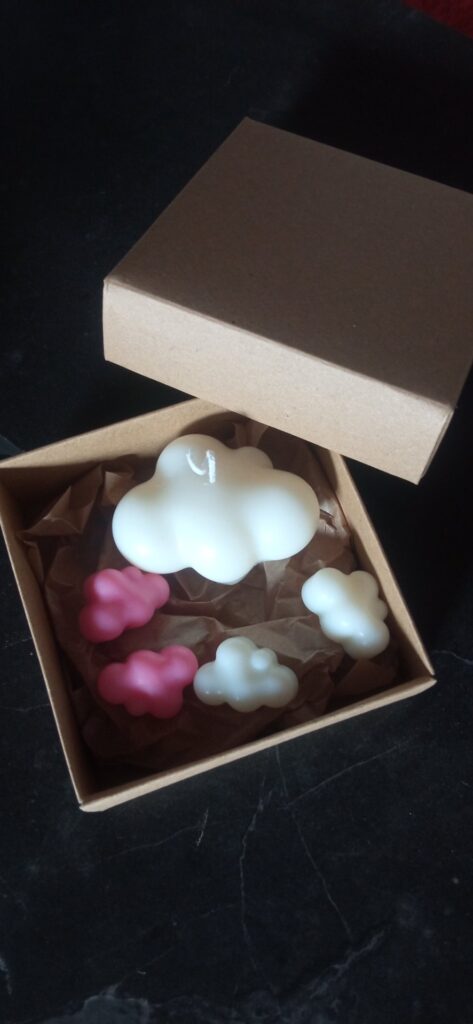 Cloud candle with its wax melts