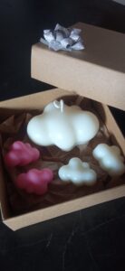 Cloud candle with its wax melts