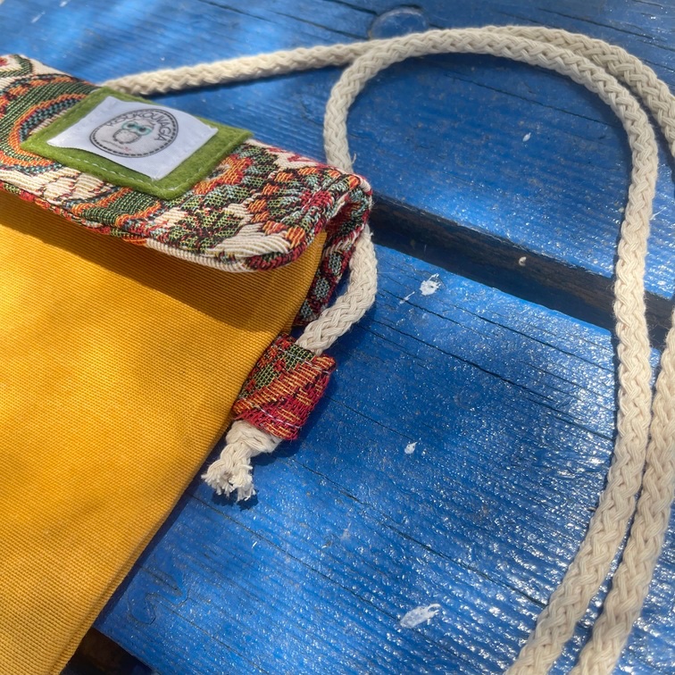 Χειροποίητο τσαντάκι κινητού Matala