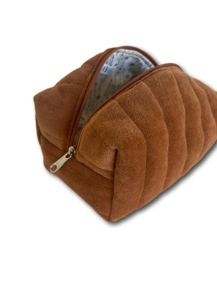 Light brown velvet-garland beauty bag