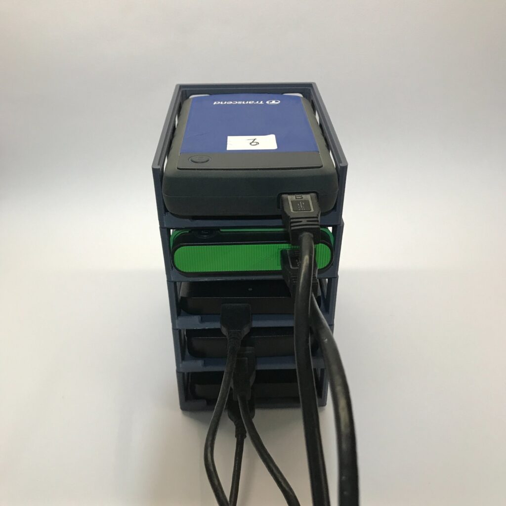 Stackable 3D Printed Βάση οργάνωσης σκληρών δίσκων