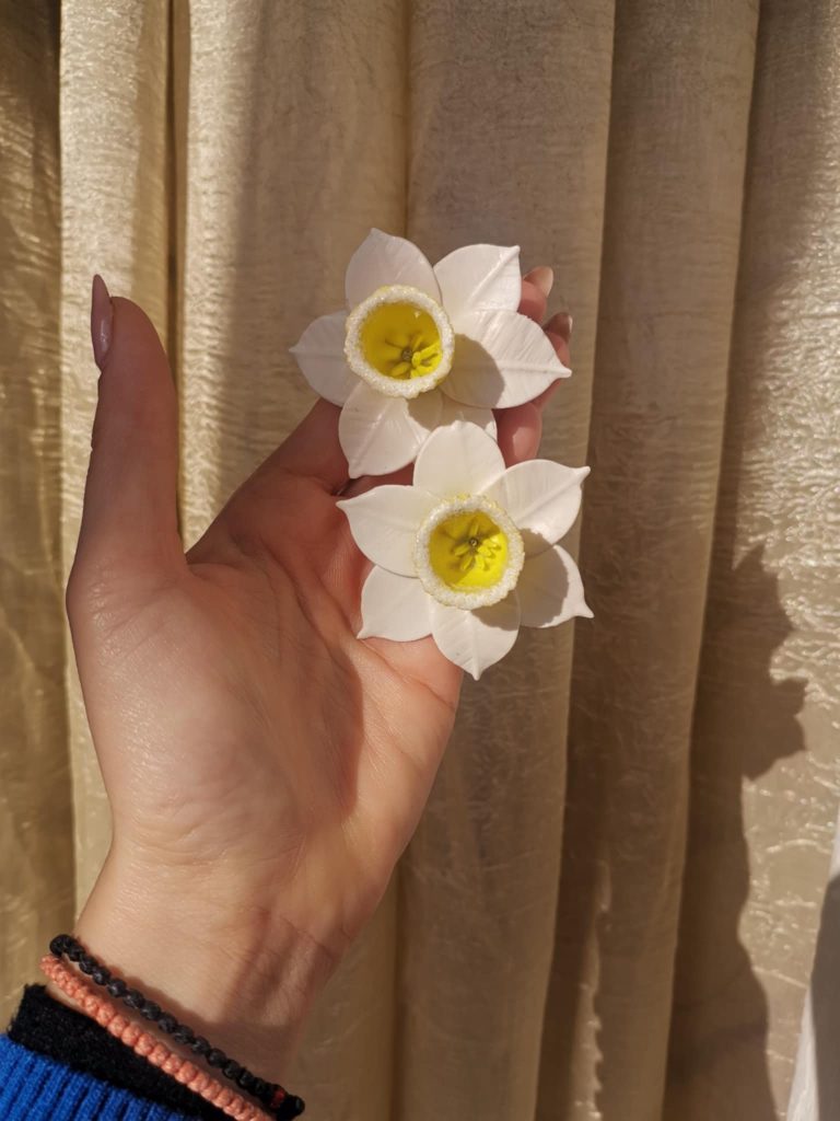 Handmade σκουλαρίκια "narcissus" λευκά, κίτρινα