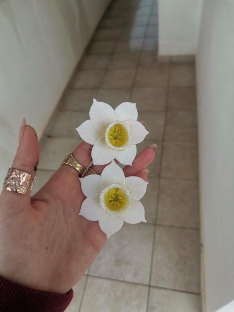 Handmade σκουλαρίκια "narcissus" λευκά, κίτρινα