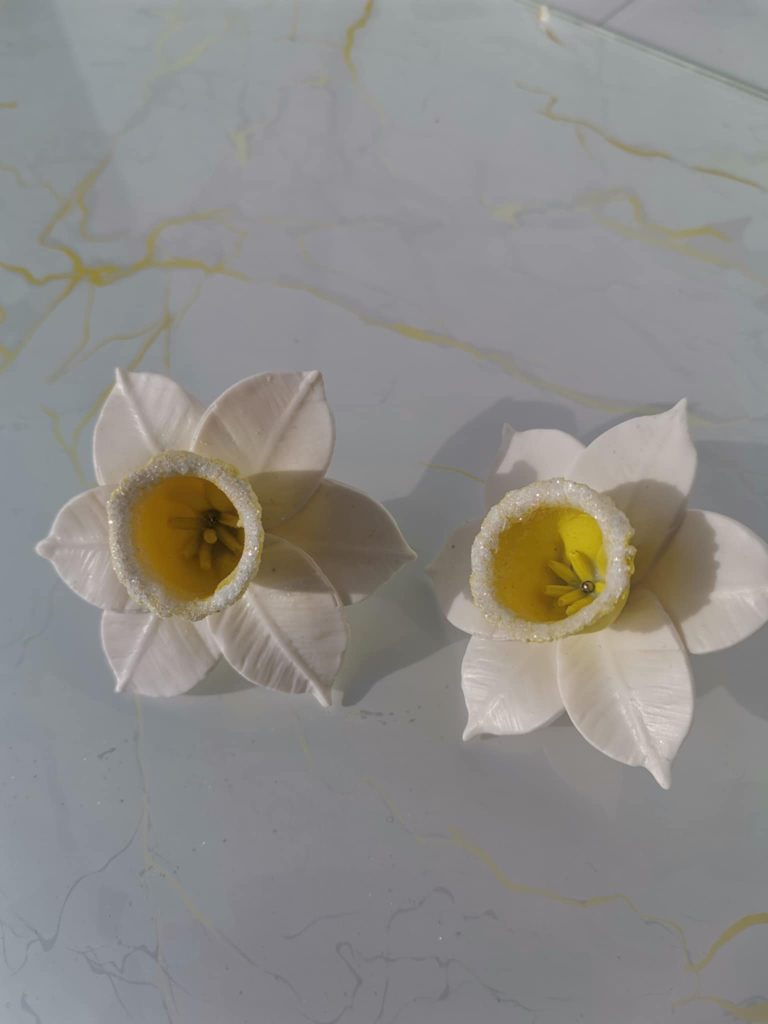 Handmade σκουλαρίκια "narcissus" λευκά, κίτρινα