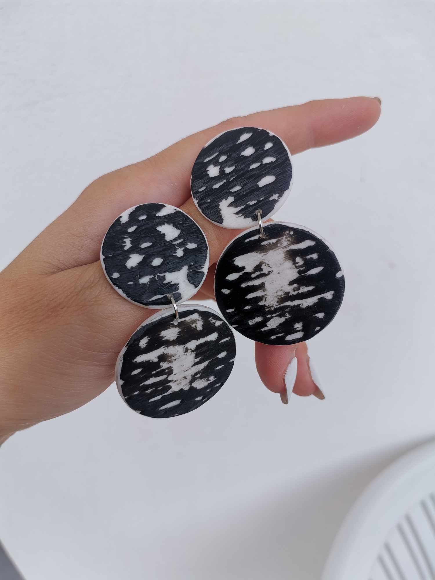 Handmade σκουλαρίκια "damaged" ασπρόμαυρα
