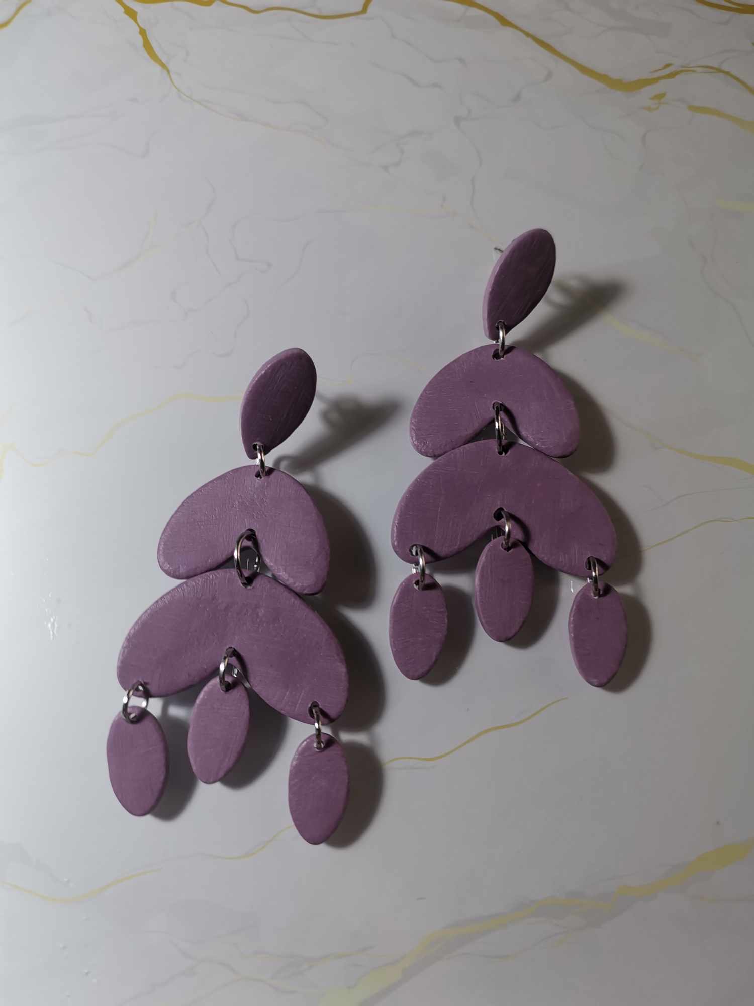 Handmade σκουλαρίκια μωβ "scratches"