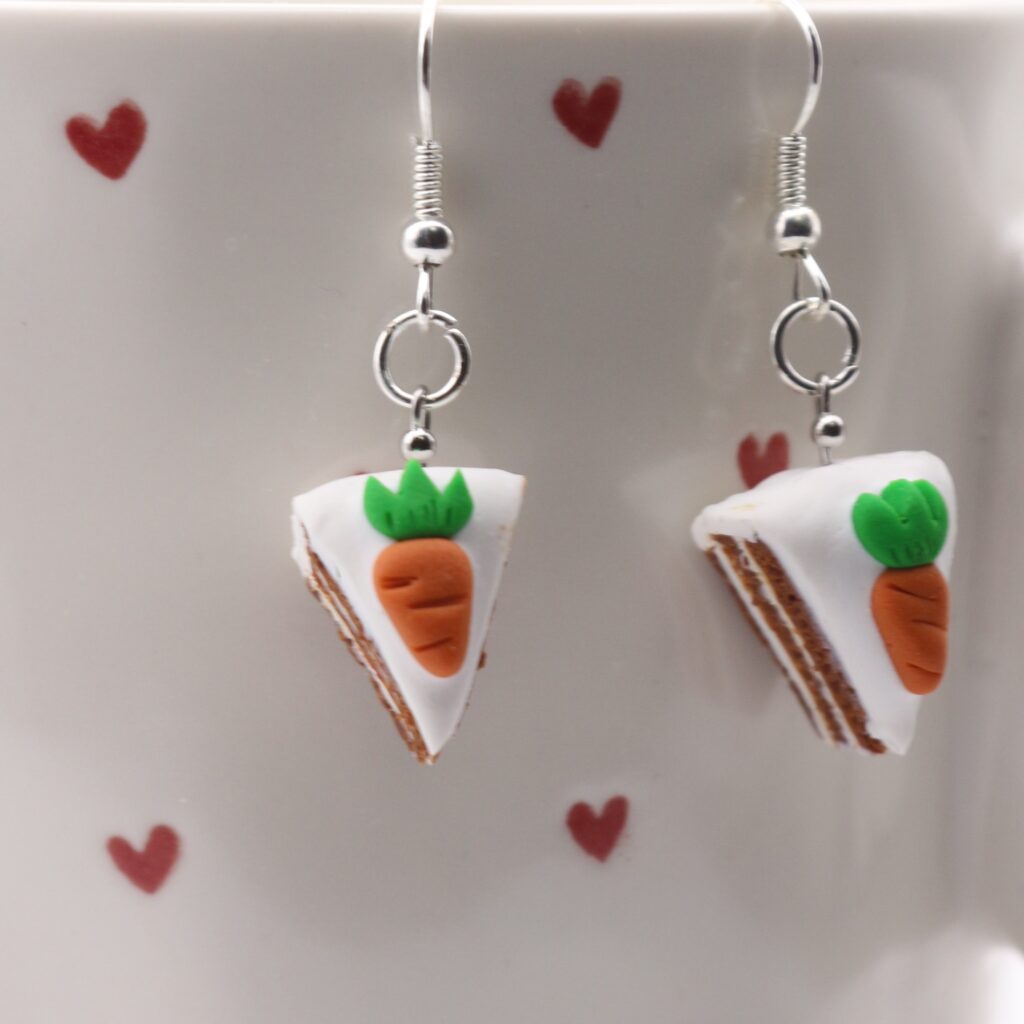Σκουλαρίκια Carrot Cake μινιατούρα