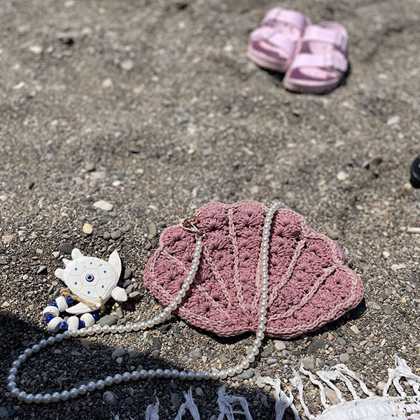 Pearl Drift Glam Purse
